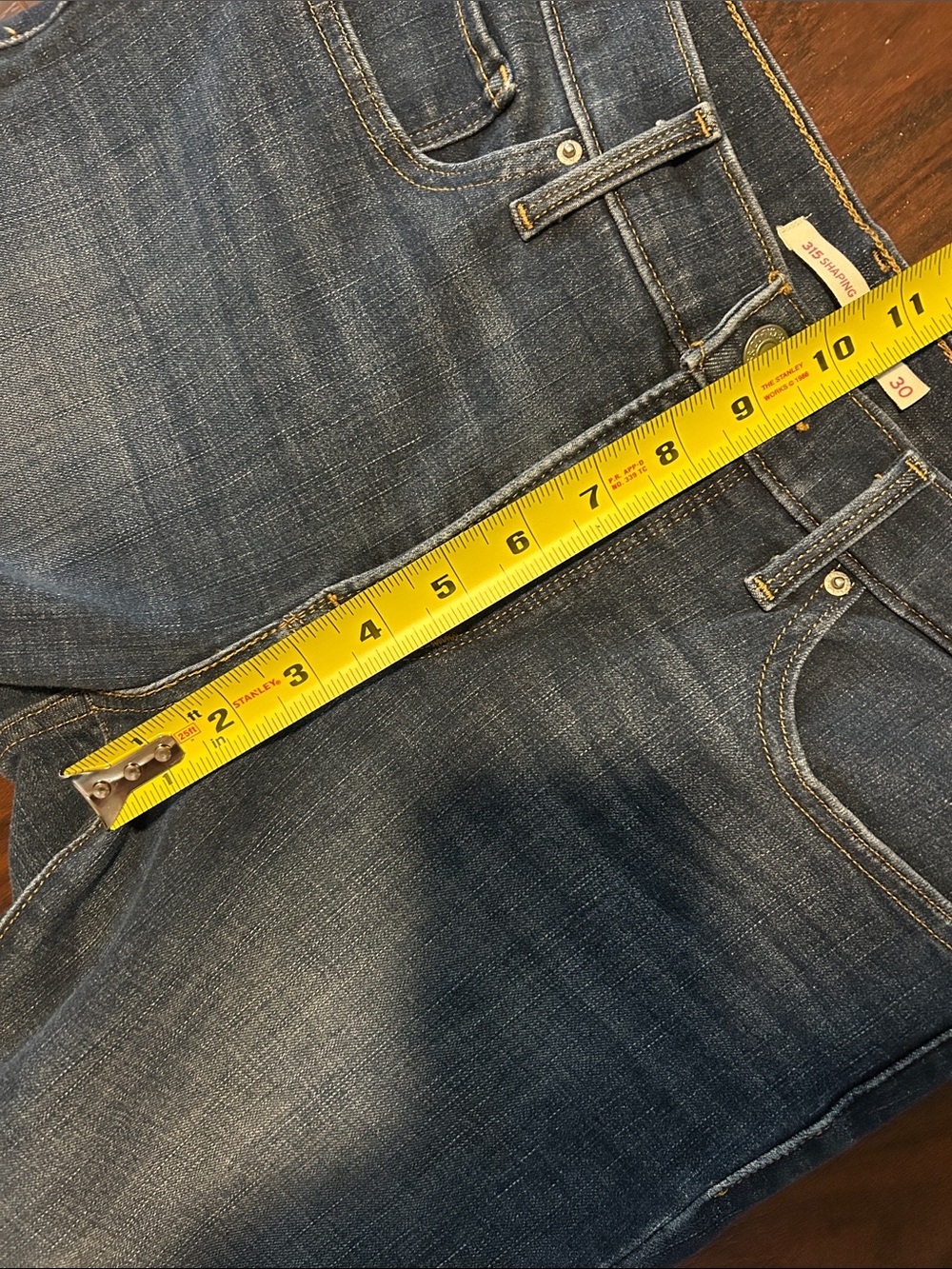 315 Shaping Bootcut LEVI’s - Picture 9 of 10